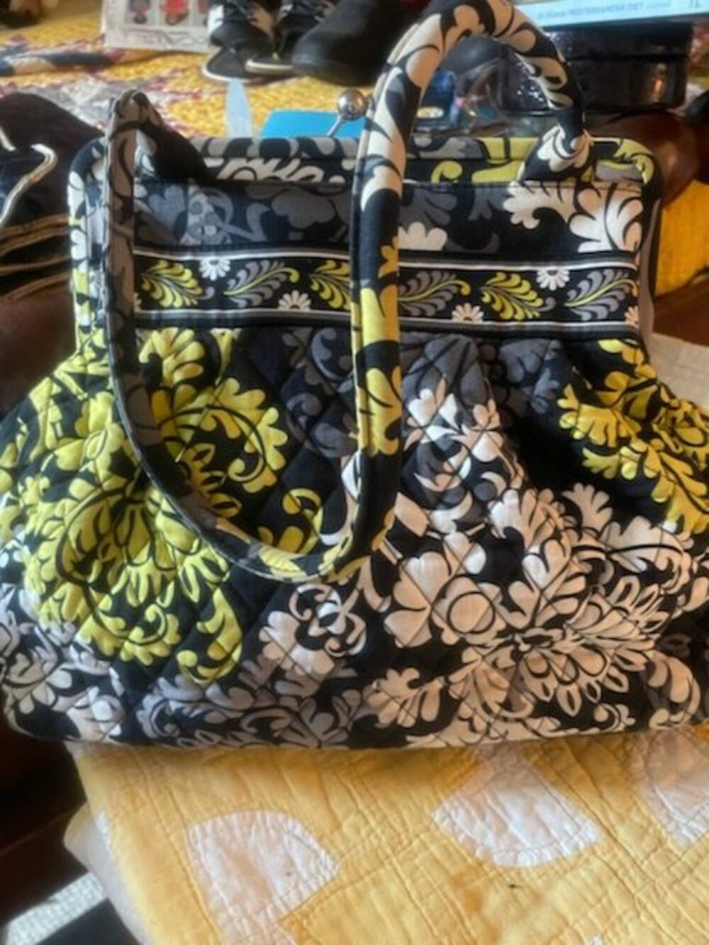 VERA BRADLEY "ALICE" KISS LOCK PURSE - GREAT ORGANIZATION - LIKE NEW